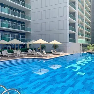 New Luxury Modern Canal View. شقة